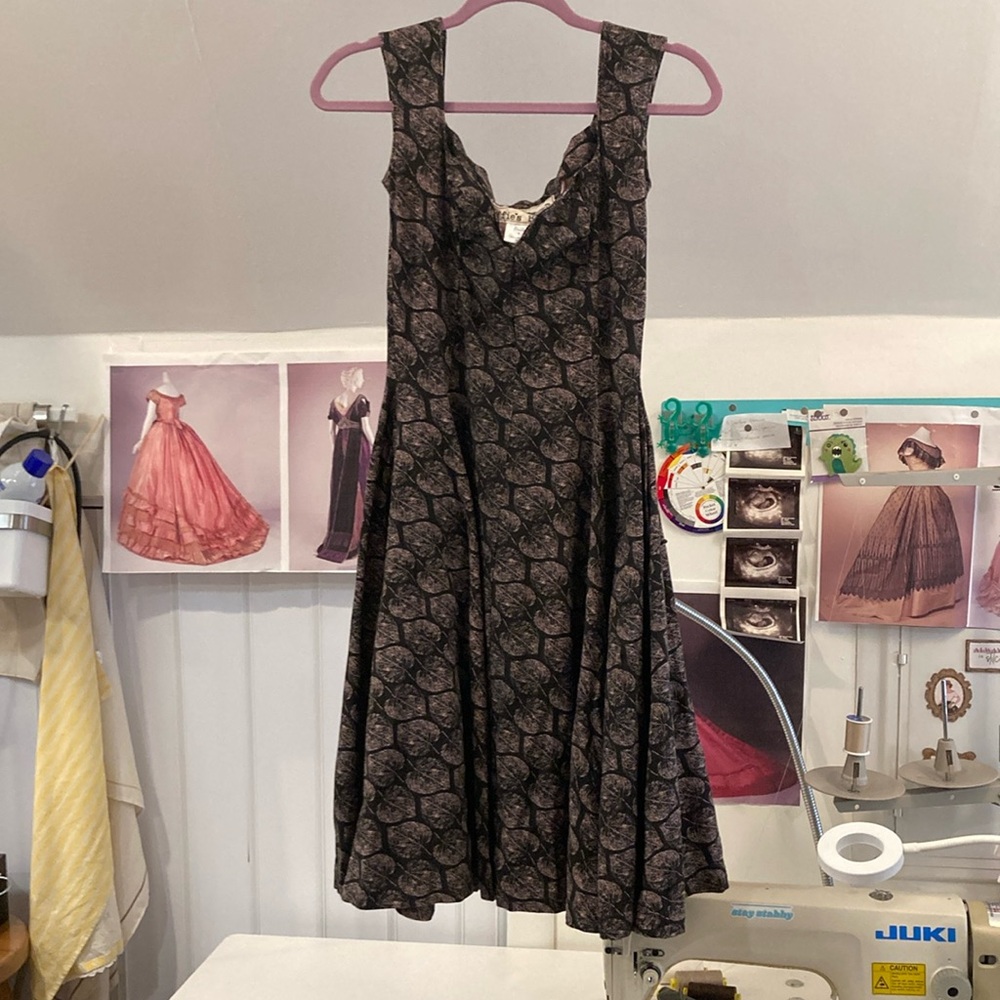 Black Effie’s Heart leaf dress size S
